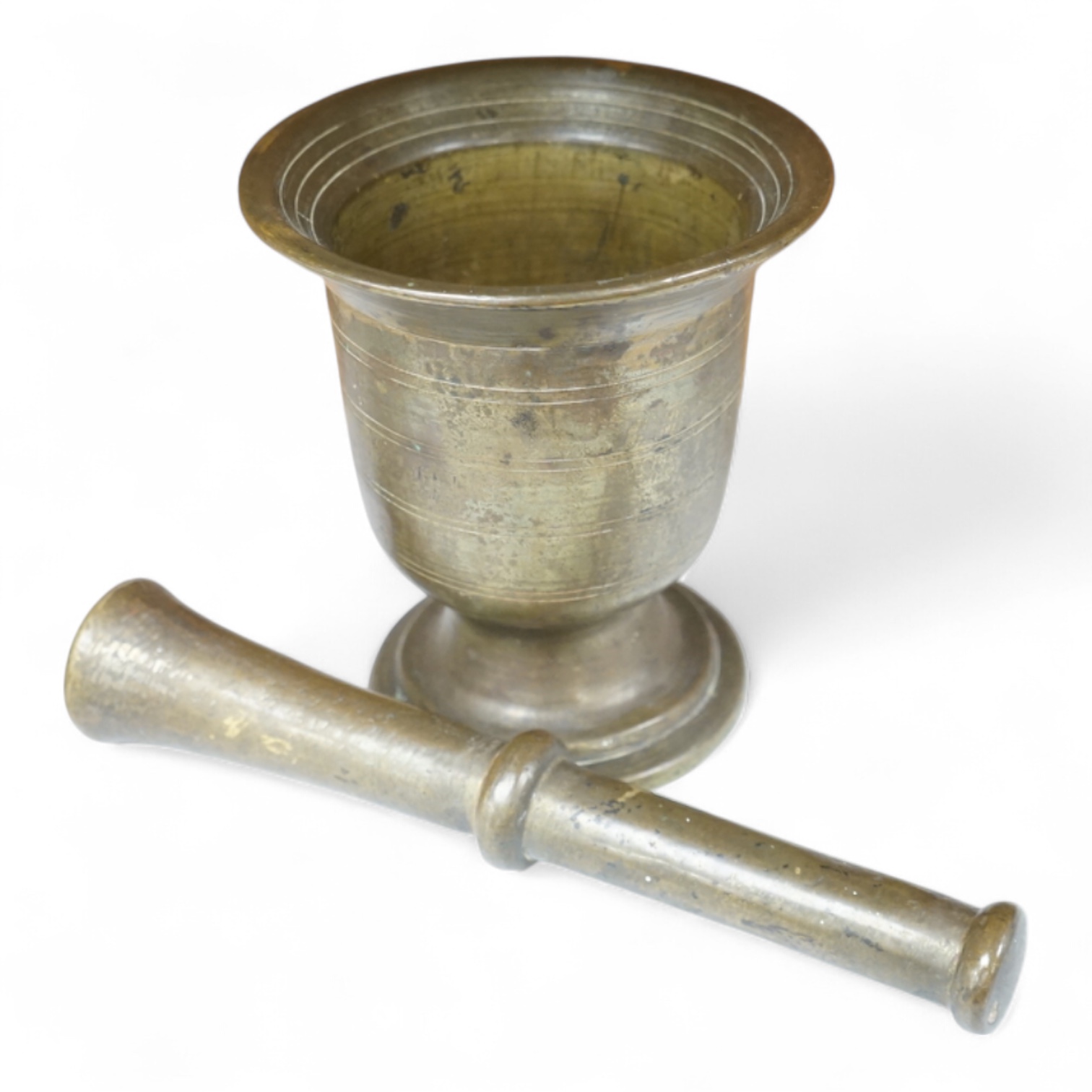 A Victorian bronze pestle and mortar, 25cm in length